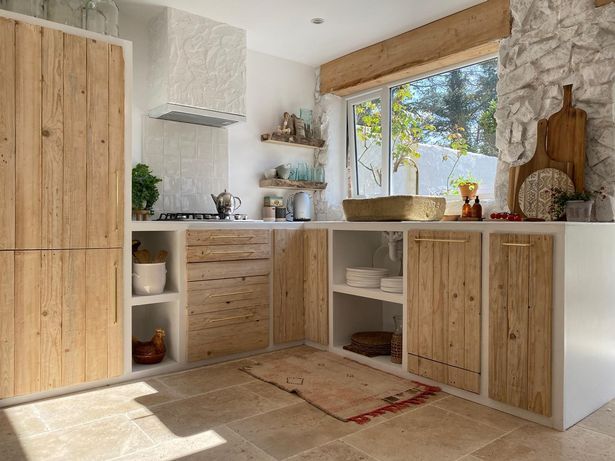 Desain Meja Dapur Cor yang Unik dan Artsy